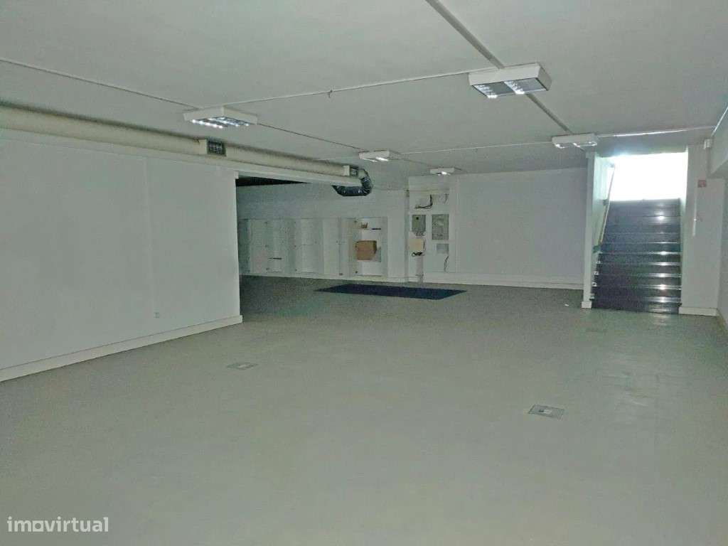 Loja c/ 325 m2 em pleno centro do Porto - Grande imagem: 4/12