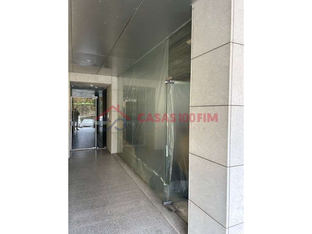 Loja com licença para pastelaria em Vale de Cambra - Grande imagem: 4/35