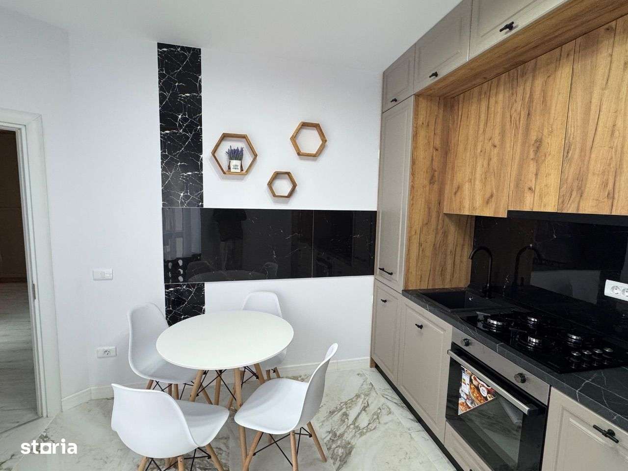 Vând apartament 68mp ,cu loc de parcare,mobilat și utilat - Imagine principală: 4/20