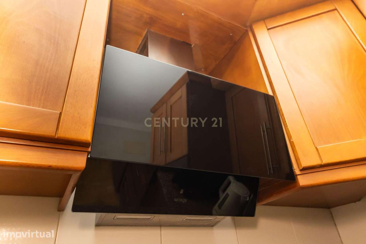 Moradia T4 Independente com garagem e jardim em Setúbal-7