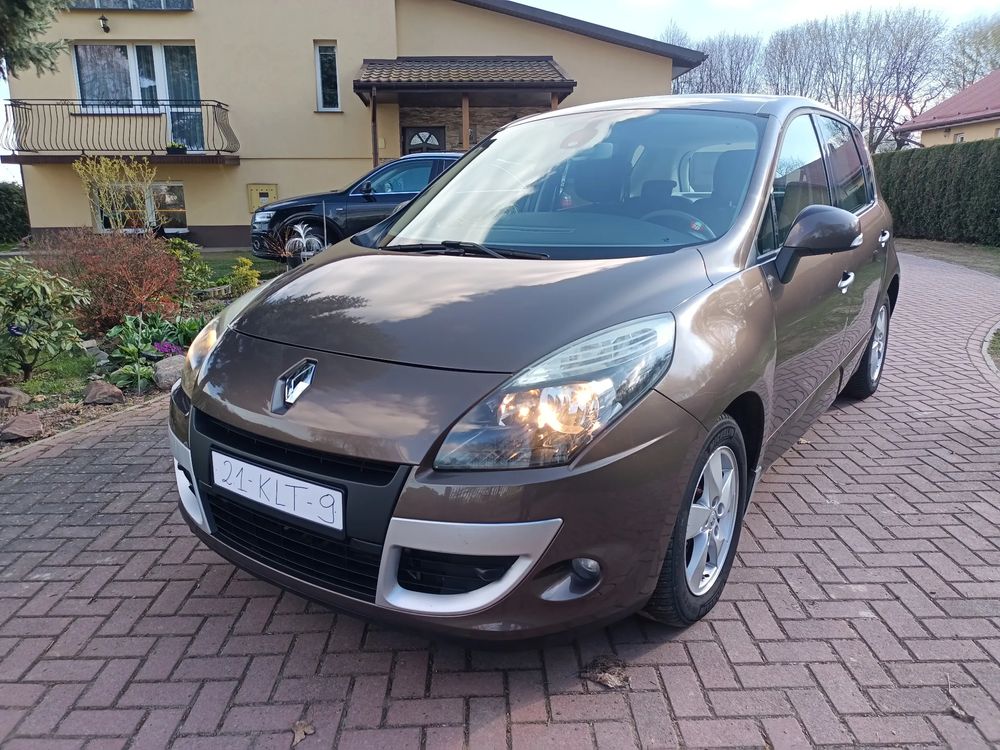 Renault Scenic II 2.0 16V 140 CVT Dynamique 2010