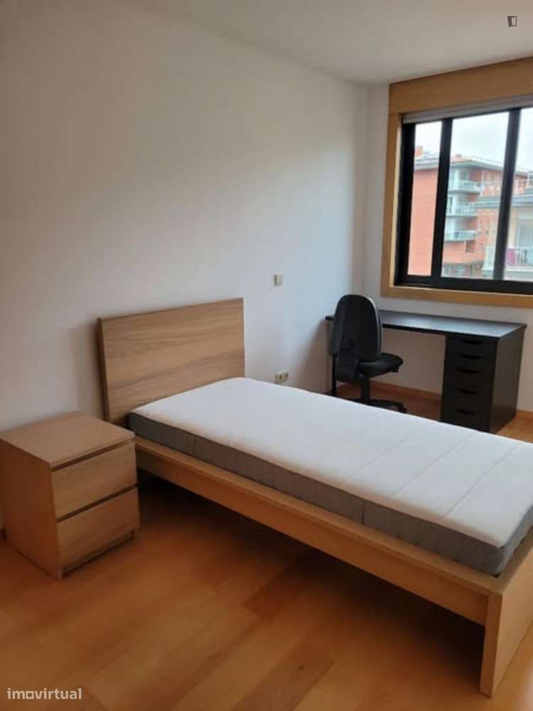 Quarto - localizado em Quinta da Portela Coimbra - Grande imagem: 5/9