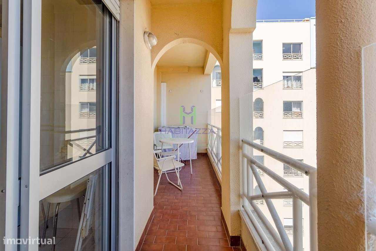 Apartamento T2, Último Andar, Vista Mar e Serra, em zona central de La-12