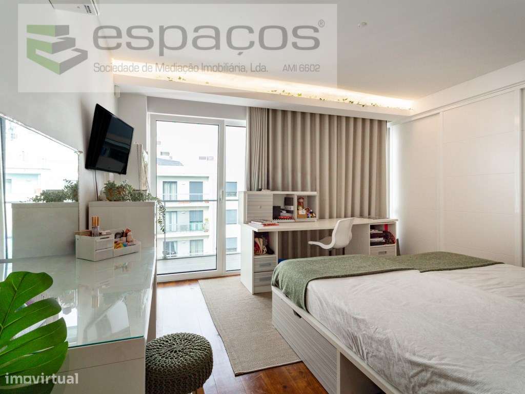 Fantástico T4 com Terraço Privativo, Varanda, Box , Vista Rio, Quin...-30