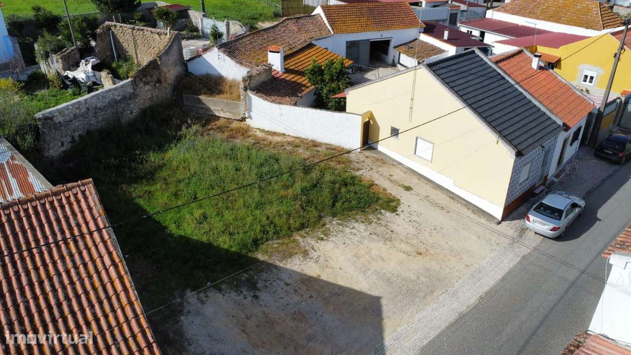 Apresentamos terreno totalmente urbano, com 107 m², na Lapa, Cartaxo-3
