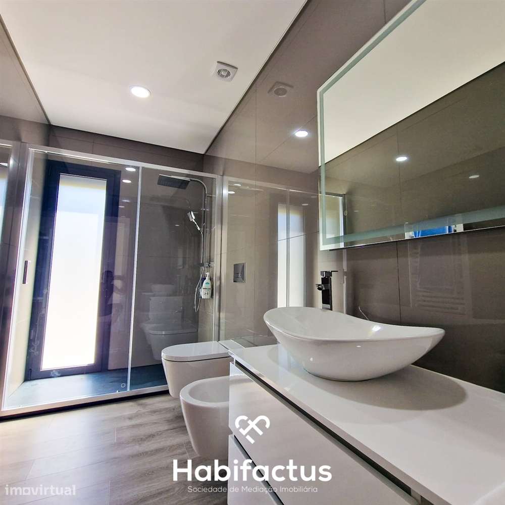 Moradia Isolada T3 à venda Moderna com Piscina aquecida e Churrasqueir-17