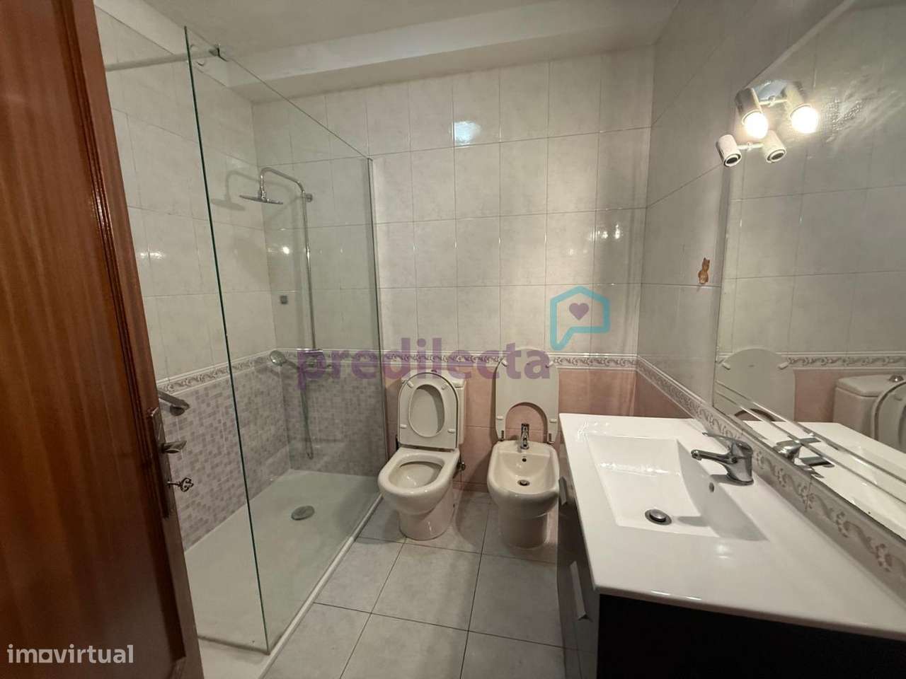 REF3813 - Rentabilidade garantida: T1 c/ box - À Areosa-15