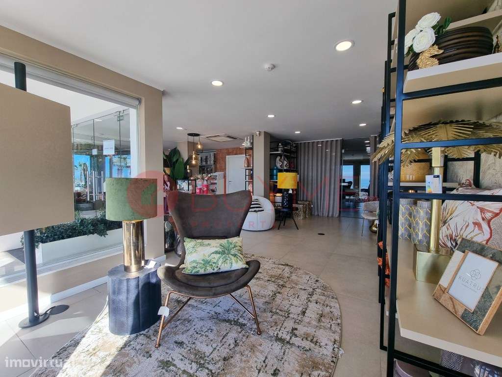 Loja de Prestígio à Venda no Centro de Quarteira, Frente Mar - Grande imagem: 3/16