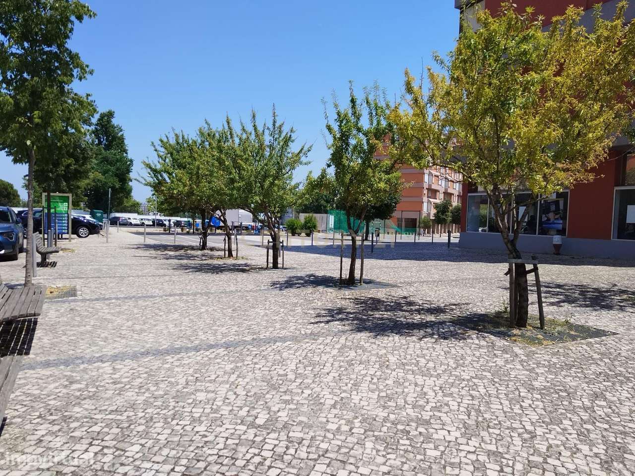 Loja no Bairro das Amendoeiras em Marvila, Lisboa - Grande imagem: 4/8