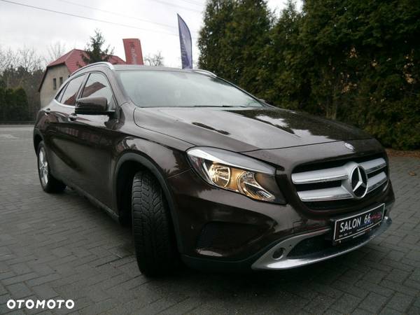 Mercedes-Benz GLA - 11