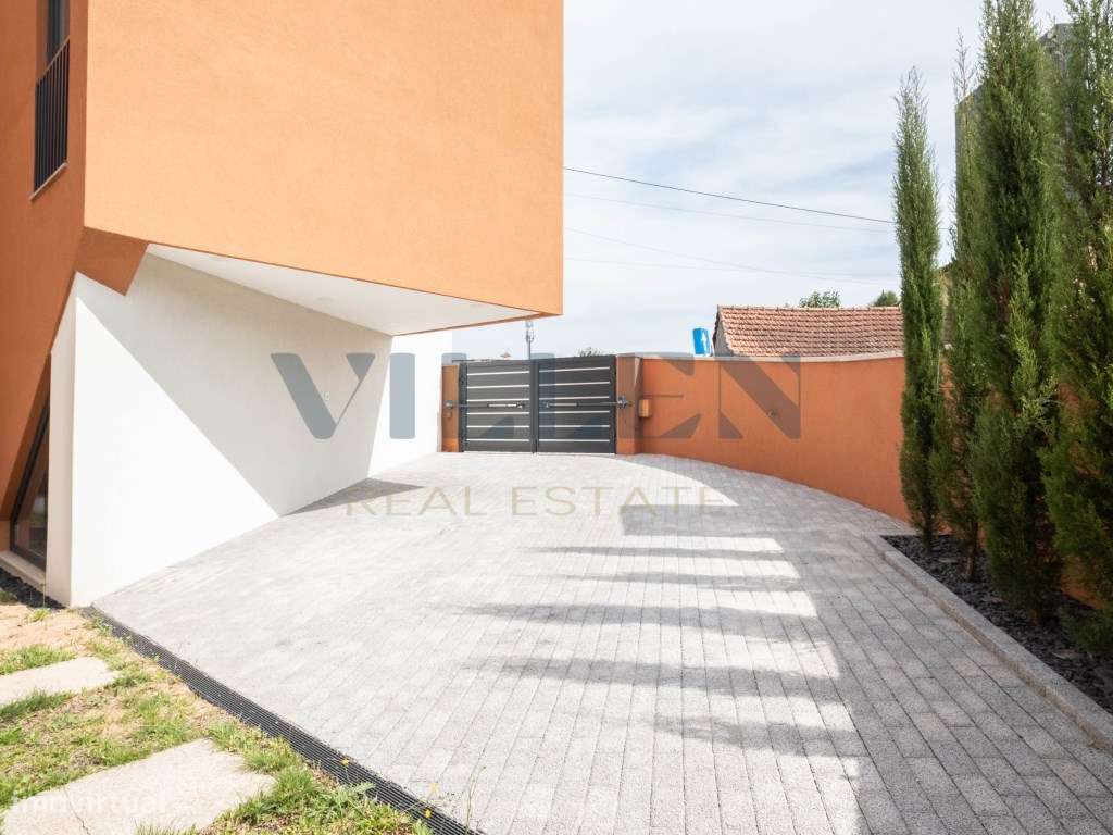 Moradia T3 de Luxo na Trofa-30