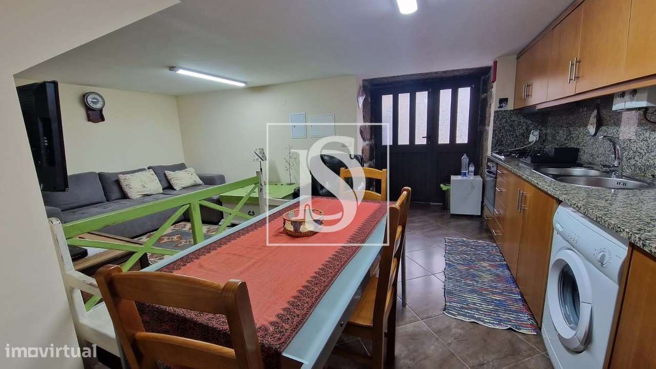 Vivenda Rústica T2- Renovada para venda em Salamonde Vieira do Minho-4