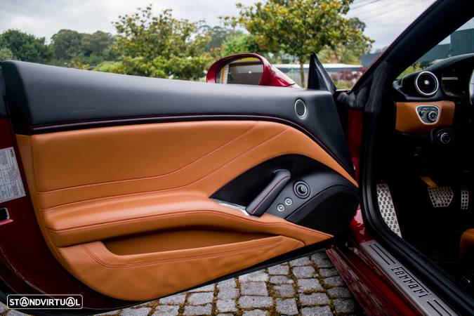 Ferrari California T - 17