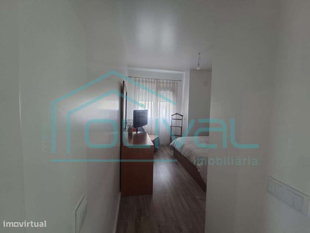 Apartamento T3 com Excelente Áreas-18