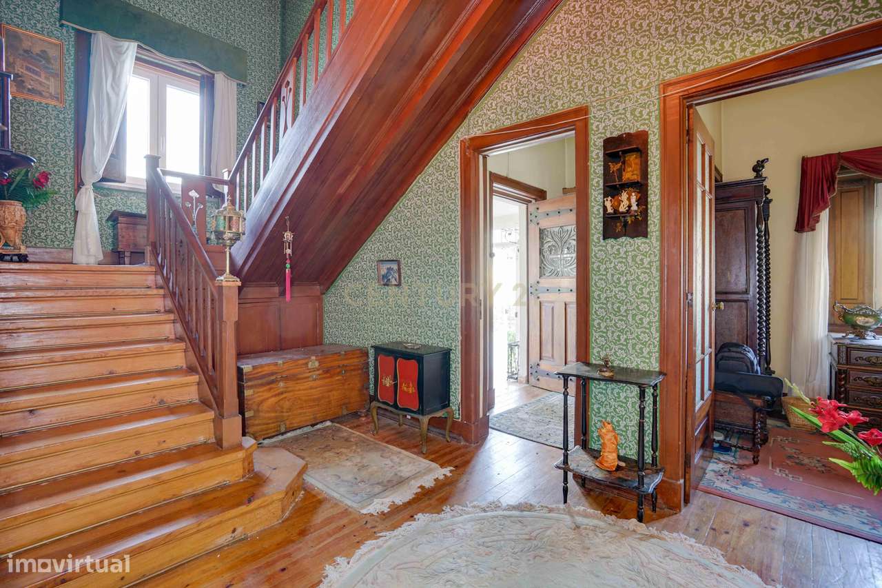 Moradia independente T6, situada no coração da linha de Cascais, junto - Grande imagem: 4/55