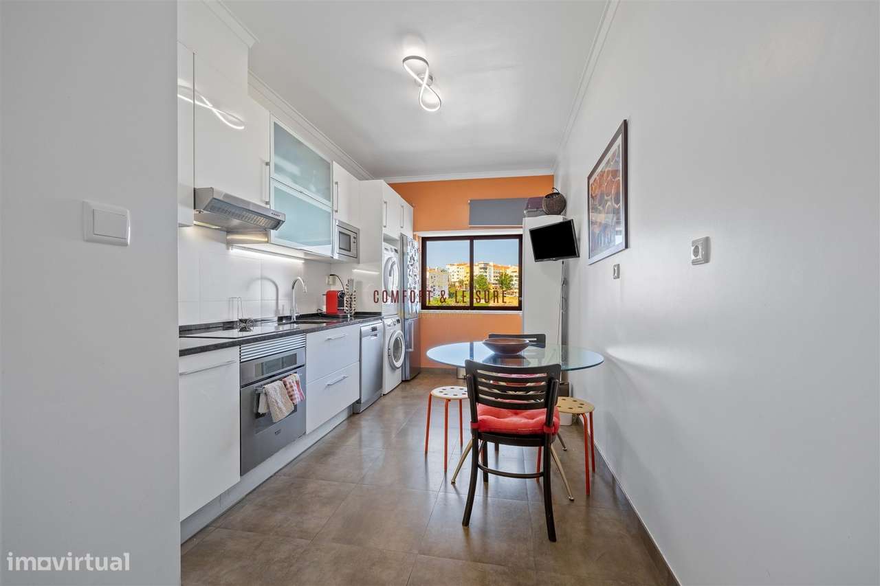 Apartamento com 4 quartos, 2 wc, parqueamento e arrecadação na Ramada,-10