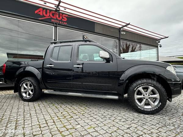 Nissan Navara 2.5 dCi CD LE Hi-Tech AT - 2