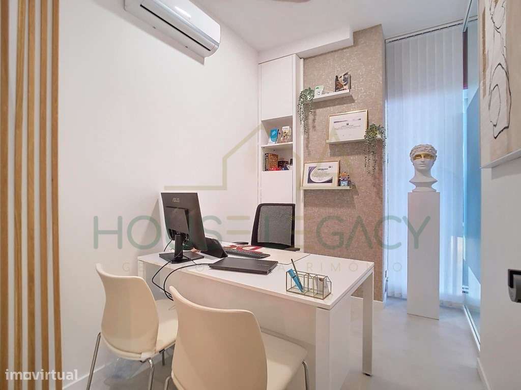 Loja versátil, luminosa e adaptável a várias atividades-13