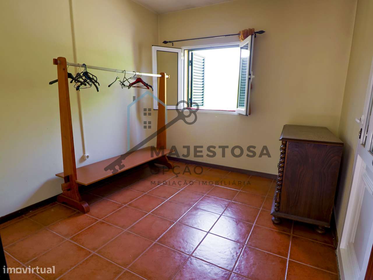 Moradia Isolada com Terreno de 4.329 m² — Arosa e Castelões, Guimarães-11