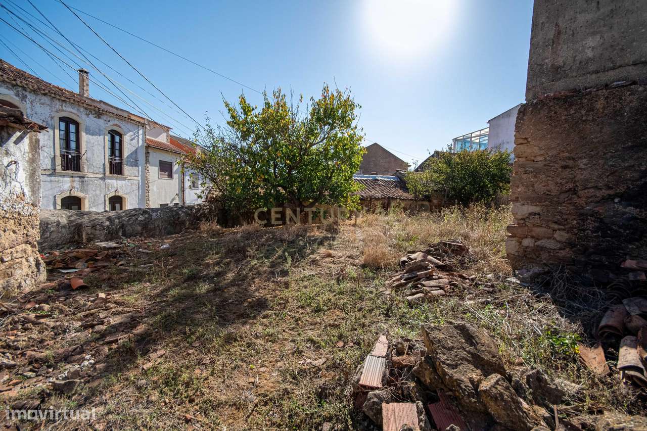 Prédio Urbano em Ruína em Labrugeira-7