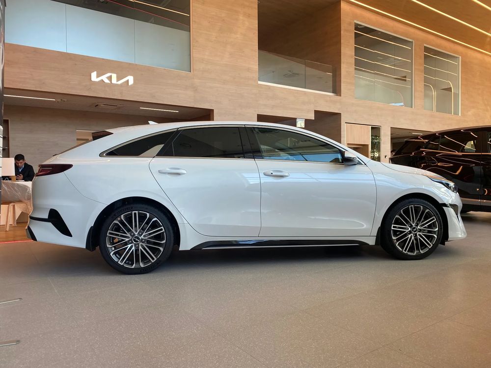 Kia Ceed 1.5 T-GDI 7DCT GT Line 2024