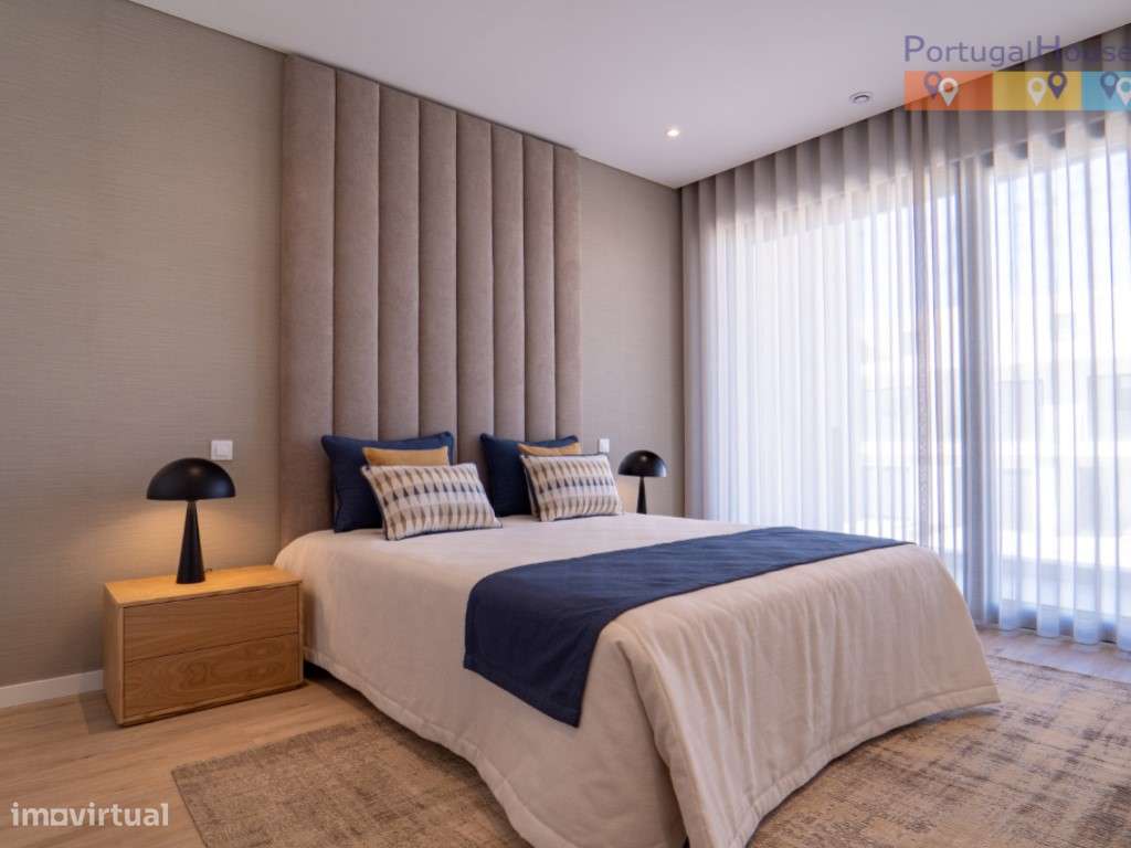 Vivenda T4+1 na praia do Areal com piscina.-16