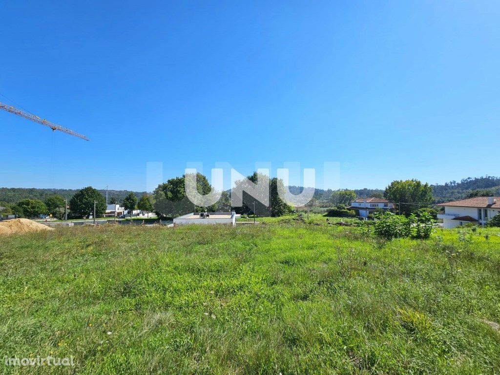 Terreno Urbano - Construção de Moradia Isolada