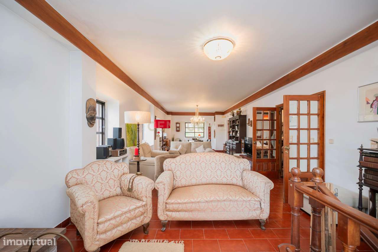 Moradia à Venda no Banzão, zona de Colares - Grande imagem: 4/28