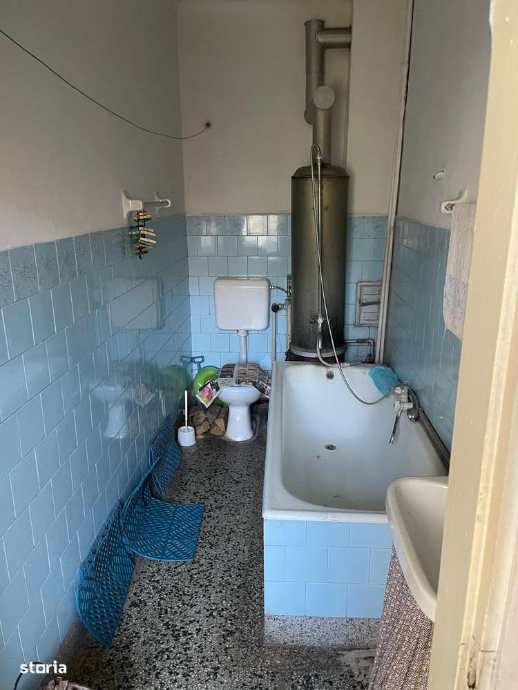 Casă Lugoj, teren generos, zona liniștită - Imagine principală: 2/7