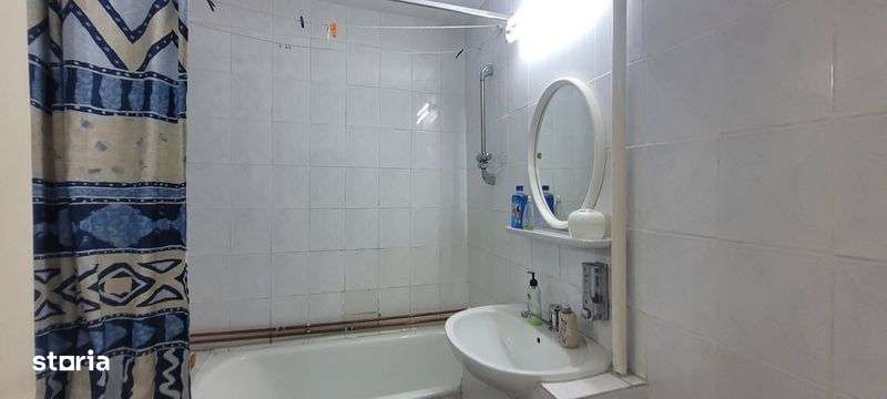 Apartament 3 camere Onesti, zona de jos, 2 bai . - Imagine principală: 5/5