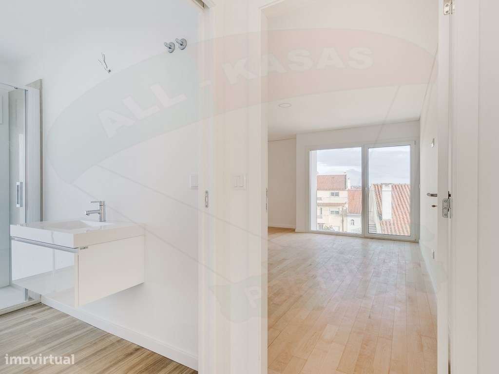 Moradia T3, a ESTREAR com Piscina em Famões, Odivelas: O seu Oásis!-28