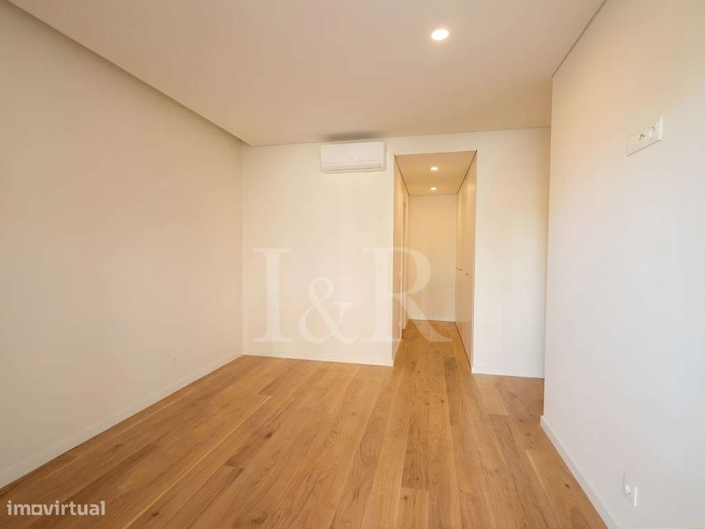 Apartamento T3 com varanda e estacionamento em Miraflores, Oeiras-12