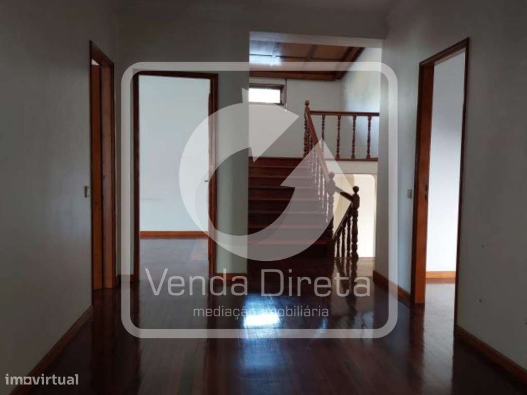 Moradia T5 com Piscina + Armazém | Terreno com 5.000 m² | Vila Nova...-11