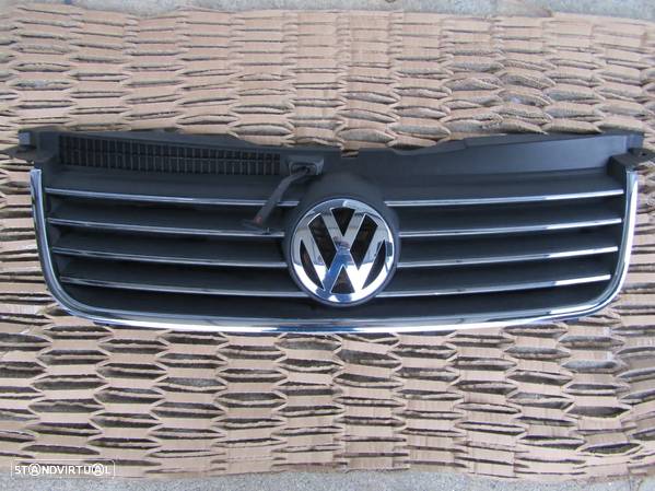 Grelha com simbolo VW PASSAT ano 2001 a 2005 (original e bom estado) ver descrição - 1