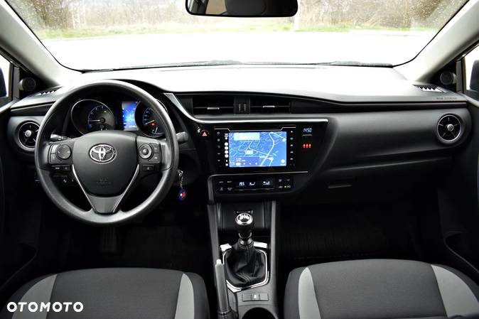 Toyota Auris 1.6 Premium - 20