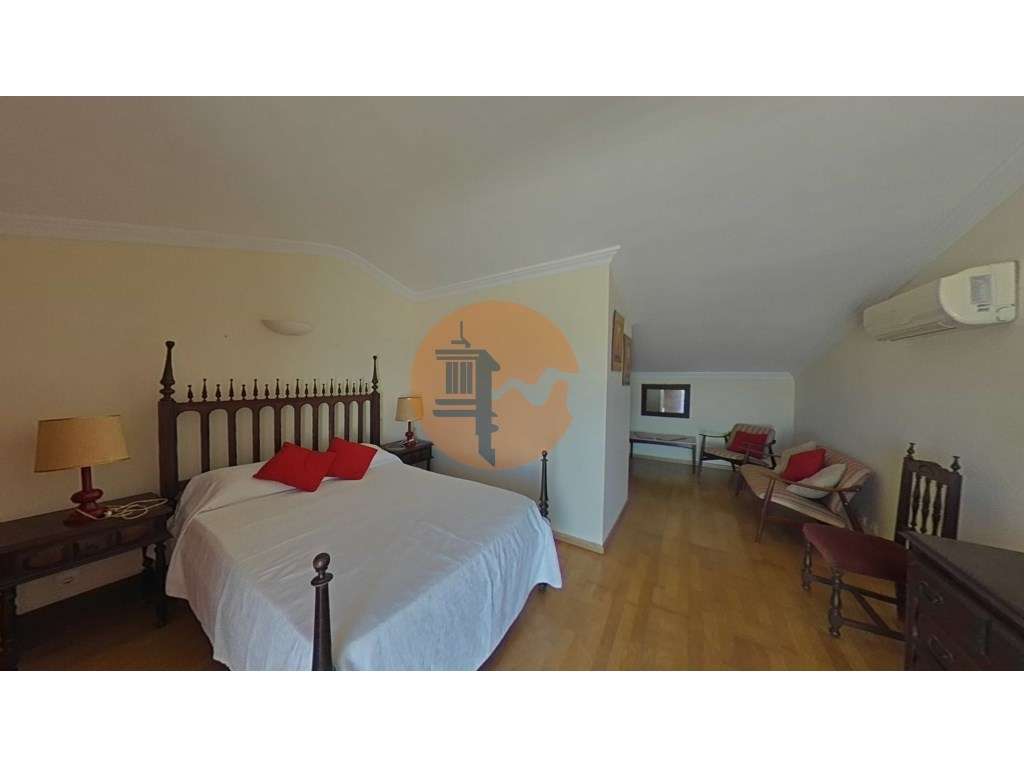 Fantástica Moradia com Piscina para venda-58