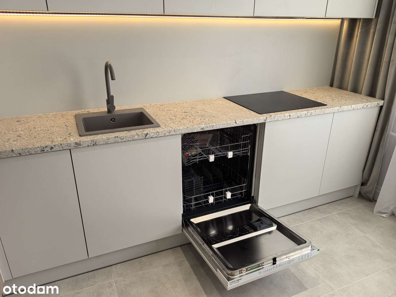 NOWA OFERTA! Nowoczesne mieszkanie na Parkitce po remoncie! I piętro-5