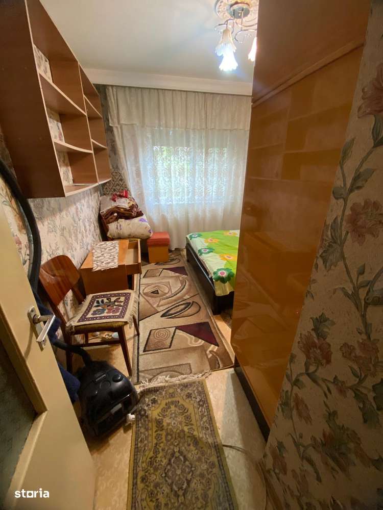 3 DECOMANDATE la etajul 2, Banca Nationala-10