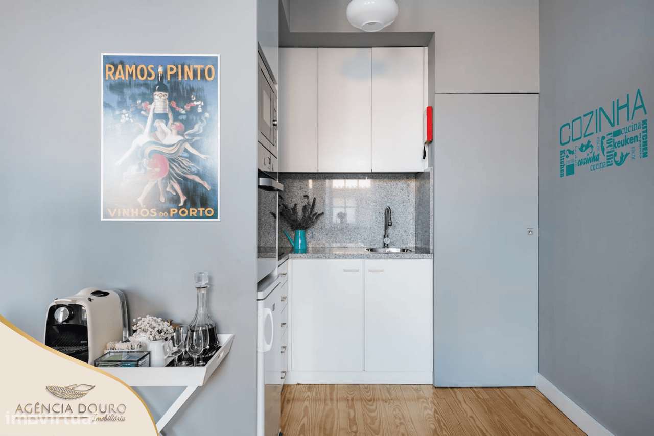 Apartamento T0 mobilado no centro histórico do Porto-5