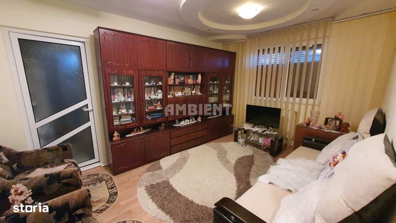 Apartament 3 camere, mobilat și utilat, zona Centru;