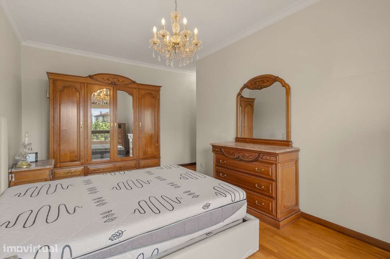 T4 com garagem fechada (38 m²) em Rio Tinto – Excelente oportunidade-10