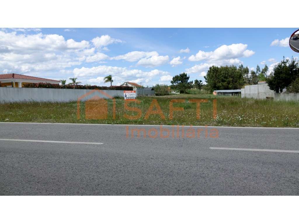 Terreno com Projeto aprovado para uma Moradia Térrea T3+1 com Garag... - Grande imagem: 2/14