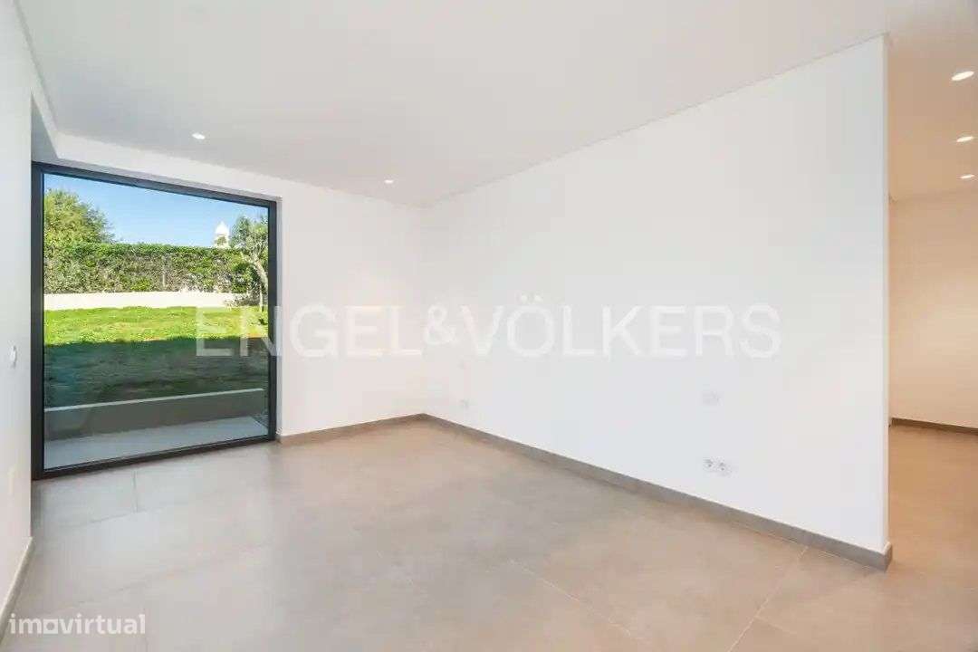 Moradia V4 Exclusiva perto do Carvoeiro-25