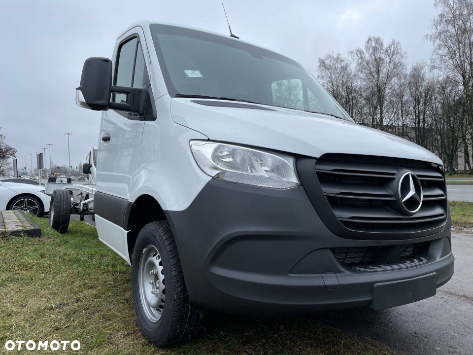 Mercedes-Benz Sprinter - 4