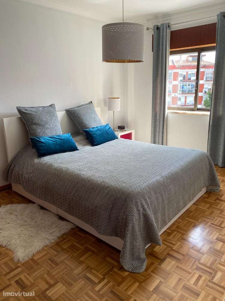 Apartamento T1 para venda em Mem Martins-5