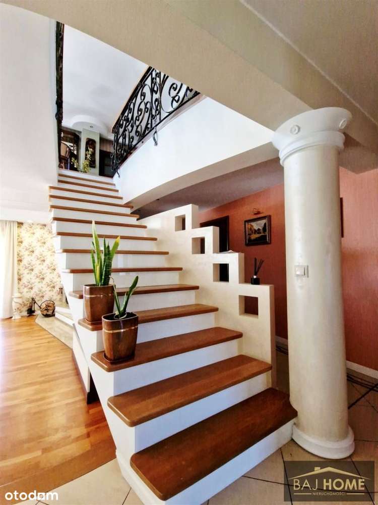 Wyjątkowa nieuchomość z domem w Mokrem k/G-dza-7