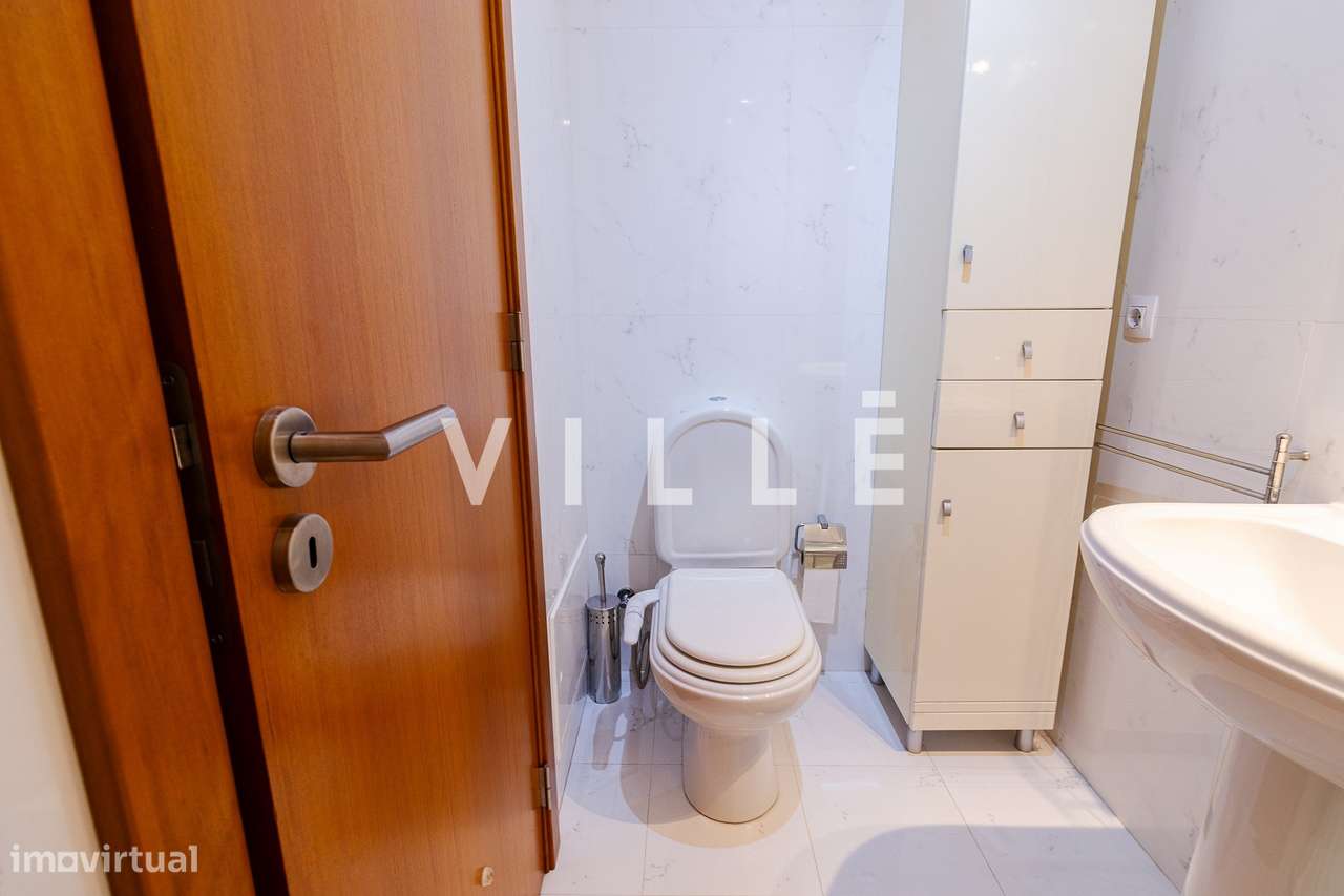 Apartamento T2 com Garagem Fechada e Arrumo no Glicinias-26