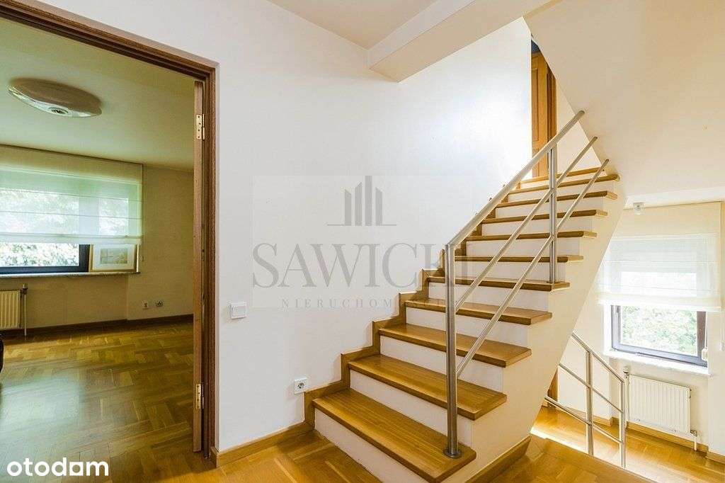 Przestronny, nowoczesny dom jednorodzinny-12