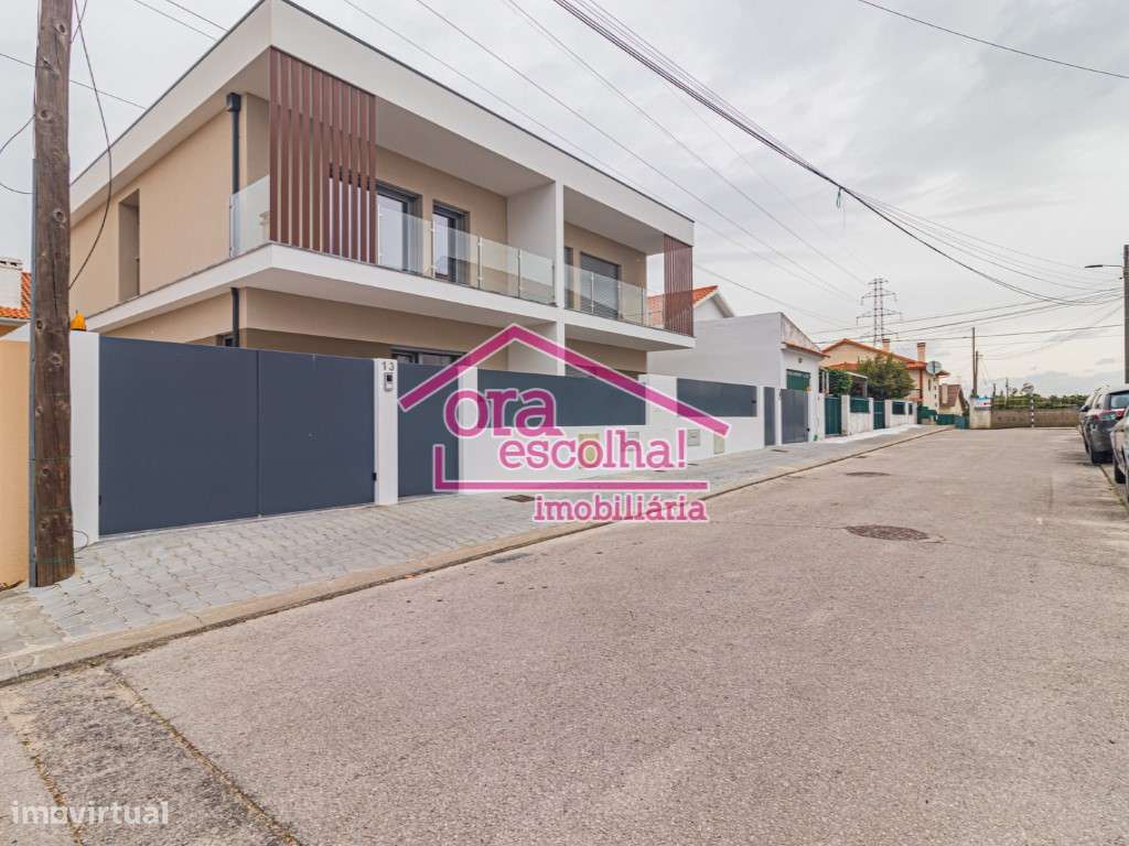 Moradia Geminada T4 NOVA com Garagem nos Redondos - Fernão Ferro!-20