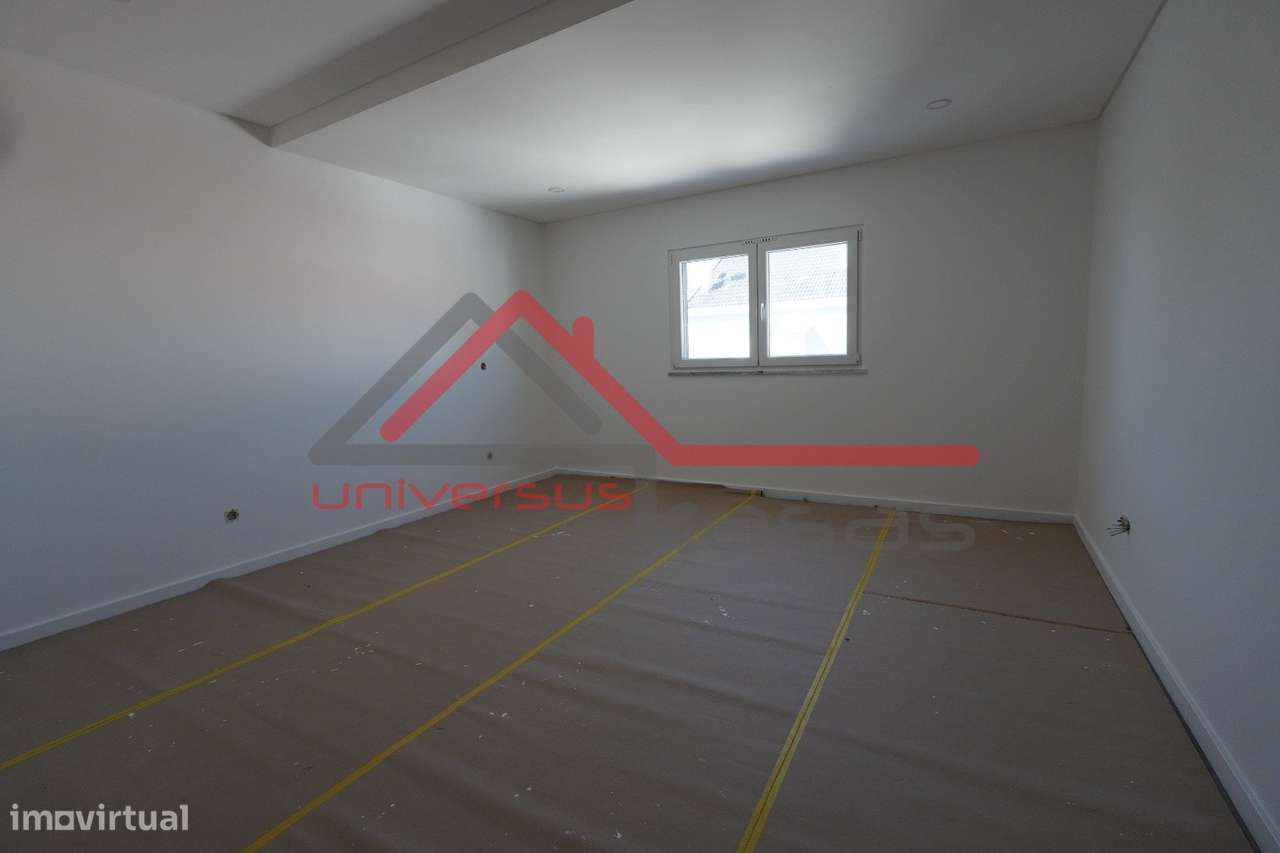 Moradia Nova Geminada V3 com Gargem e Anexo Alto Estanqueiro - Montijo-10